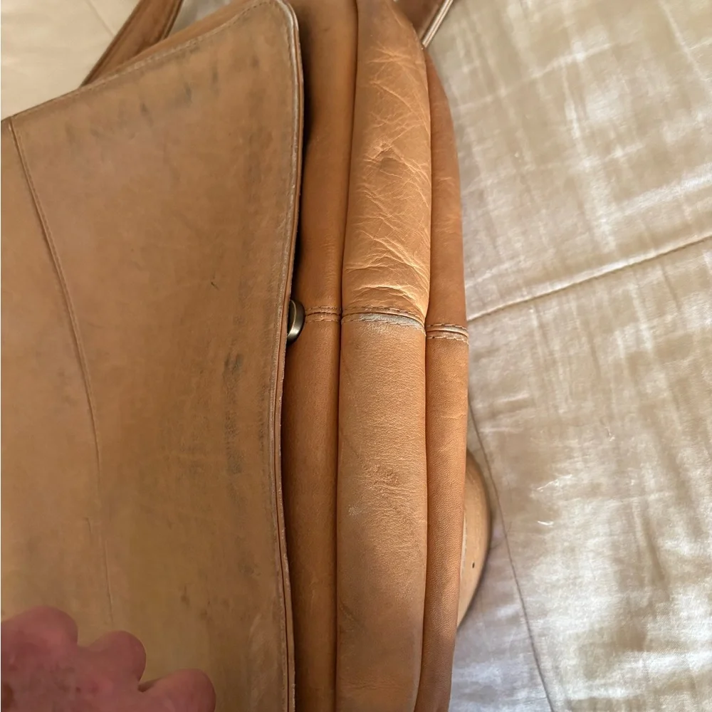 Latino leather large messenger bag